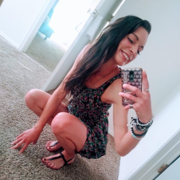 Meet your Posher, Anna - Picture 3 of 4